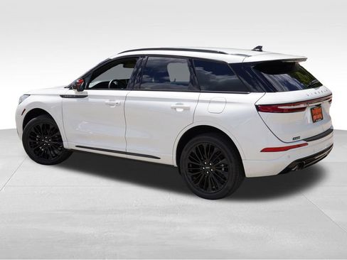 Used 2023 Lincoln Corsair Reserve w/ Jet Appearance Package AWD/4WD image 8