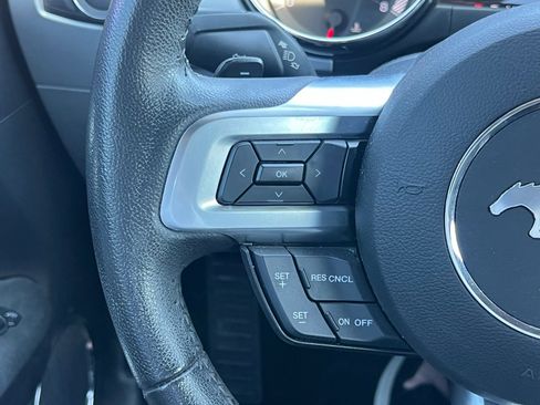 Used 2016 Ford Mustang Premium image 22