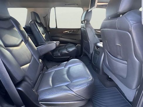 Used 2020 Cadillac Escalade Luxury image 79