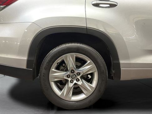 Used 2016 Toyota Highlander Limited image 35