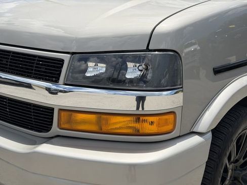 Used 2021 Chevrolet Express 2500 RWD image 31