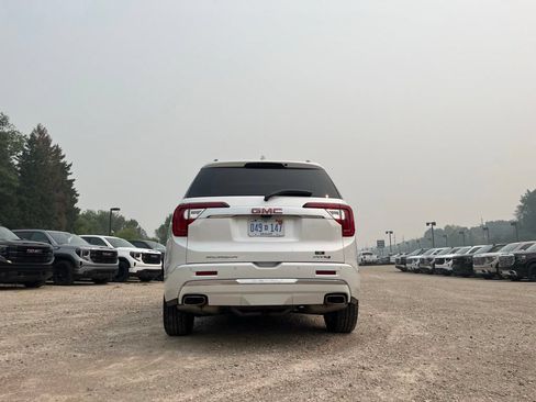 Used 2023 GMC Acadia Denali w/ Denali Ultimate Package AWD/4WD image 11