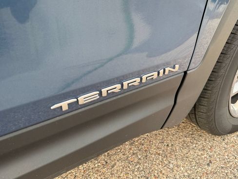 Used 2024 GMC Terrain SLT AWD/4WD image 38