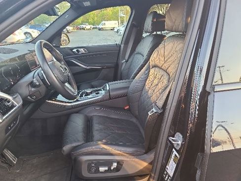 Used 2025 BMW X5 xDrive40i w/ M Sport Package AWD/4WD image 7