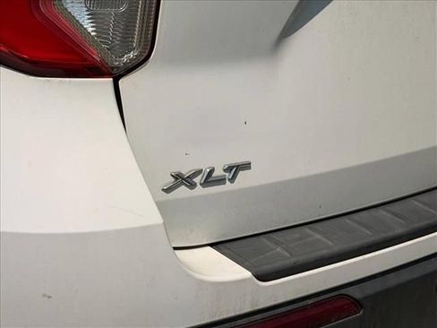 Used 2020 Ford Explorer XLT w/ Comfort Package AWD/4WD image 10