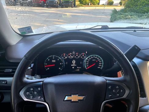 Used 2020 Chevrolet Tahoe Premier w/ Premier 6.2L Value Package RWD image 19