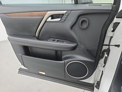 Used 2022 Lexus RX 450hL AWD w/ Premium Package image 28