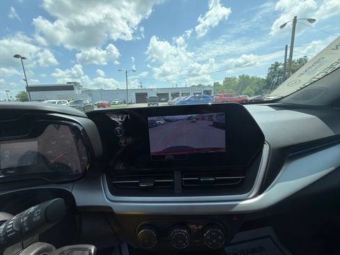Used 2026 Chevrolet Trax LS FWD image 13