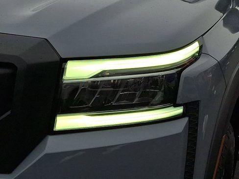 Used 2023 Nissan Frontier PRO-4X w/ Pro-4X Premium Package image 12