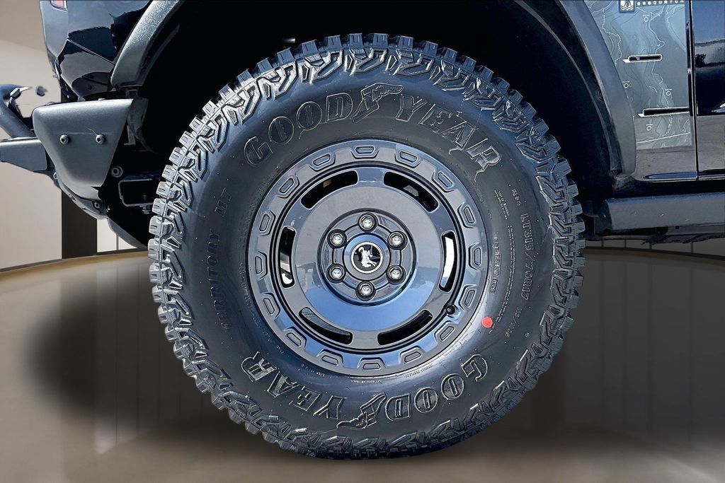 Used 2024 Ford Bronco Everglades AWD/4WD image 32