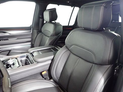 New 2026 Jeep Grand Wagoneer Summit AWD/4WD image 28