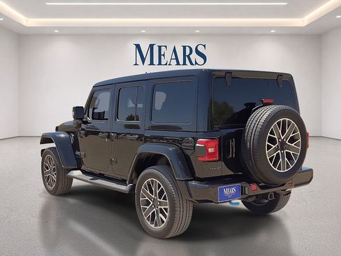 Used 2023 Jeep Wrangler Unlimited Sahara AWD/4WD image 3