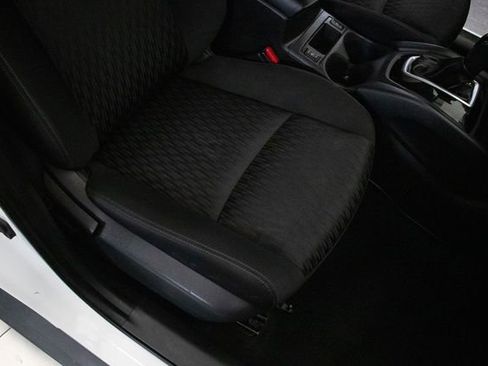 Used 2018 Nissan Rogue SV image 17