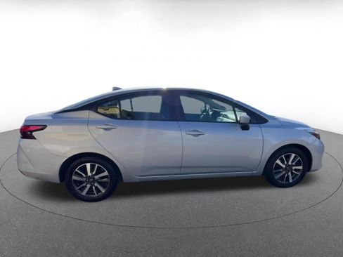 Used 2025 Nissan Versa SV FWD image 16