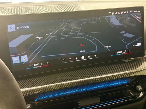 Used 2025 BMW M4 CS AWD/4WD image 13