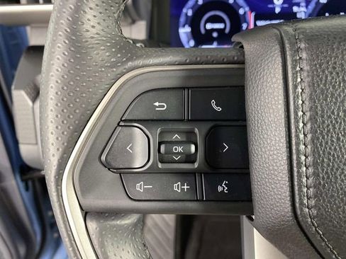 Used 2025 Toyota 4Runner Limited AWD/4WD image 18