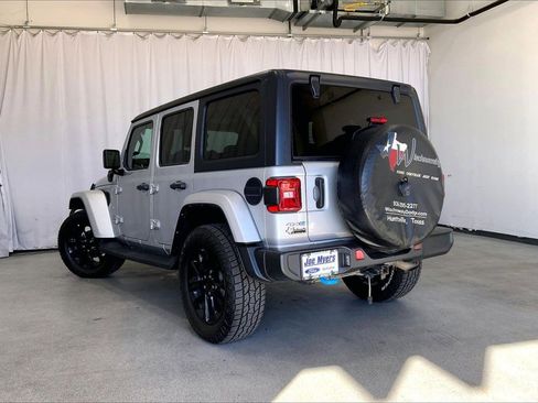 Used 2022 Jeep Wrangler Unlimited Sahara image 5