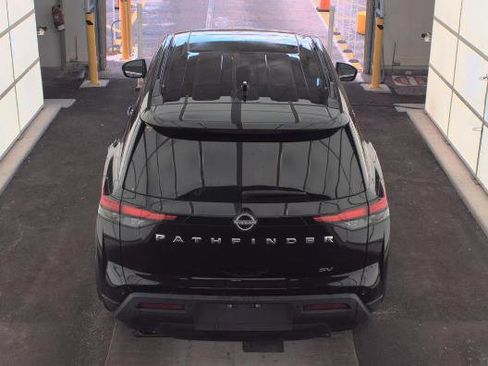Used 2024 Nissan Pathfinder SV w/ SV Premium Package FWD image 5