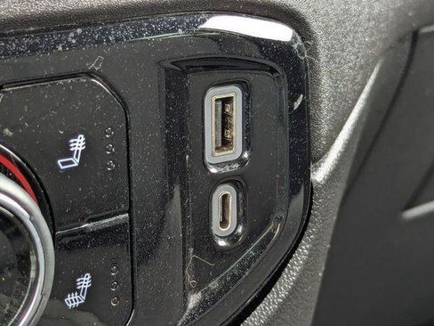 Used 2022 Chevrolet Silverado 1500 RST w/ Z71 Off-Road Package AWD/4WD image 22