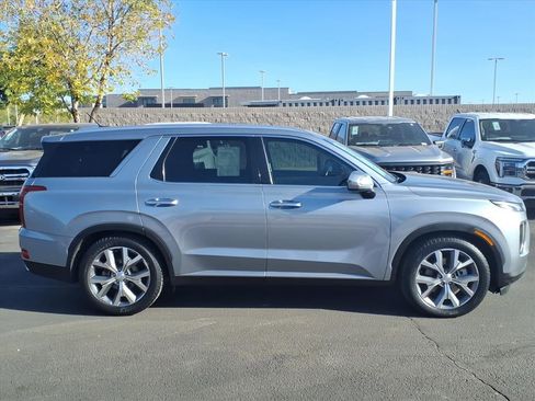 Used 2020 Hyundai Palisade SEL w/ Convenience Package image 3