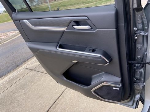 Used 2025 GMC Acadia Elevation image 53