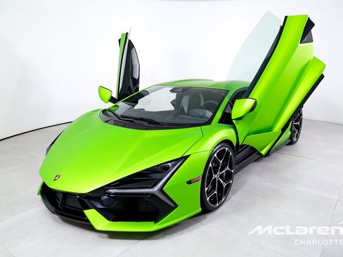 Used 2024 Lamborghini Revuelto AWD/4WD image 5