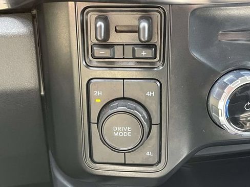 Certified 2025 Ford F350 Lariat w/ Lariat Ultimate Package AWD/4WD image 31