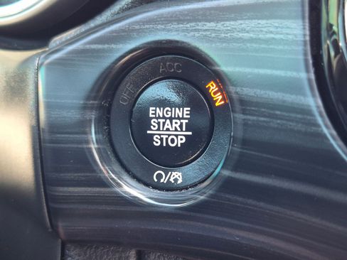Used 2020 Jeep Grand Cherokee Altitude AWD/4WD image 22
