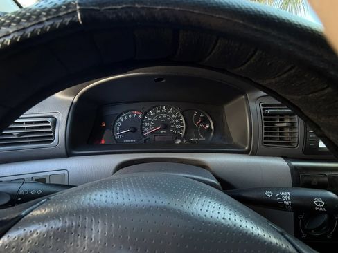 Used 2003 Toyota Corolla CE FWD image 12