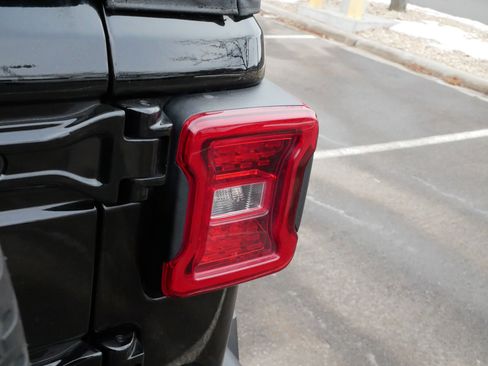 Used 2023 Jeep Wrangler Sahara w/ Cold Weather Group image 18