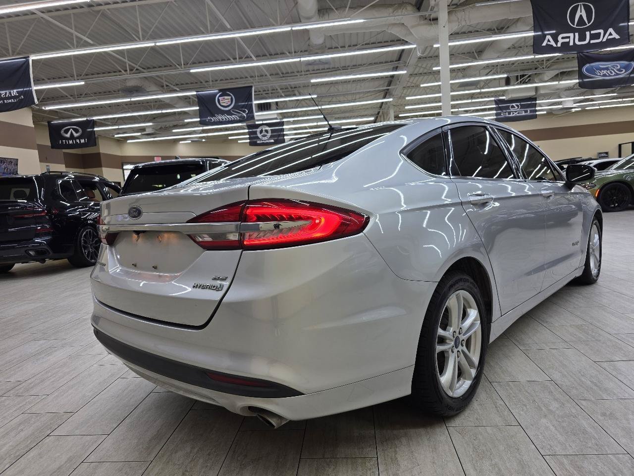 Used 2018 Ford Fusion SE FWD image 6