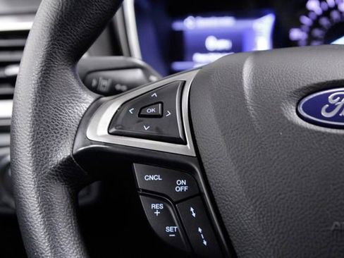 Used 2020 Ford Fusion SE image 25