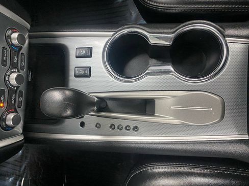 Used 2019 Nissan Pathfinder SL image 20