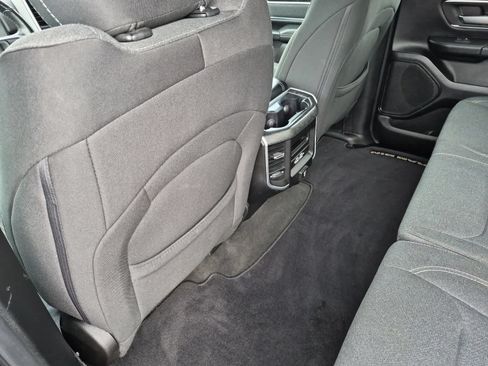 Used 2019 RAM 1500 Big Horn AWD/4WD image 18
