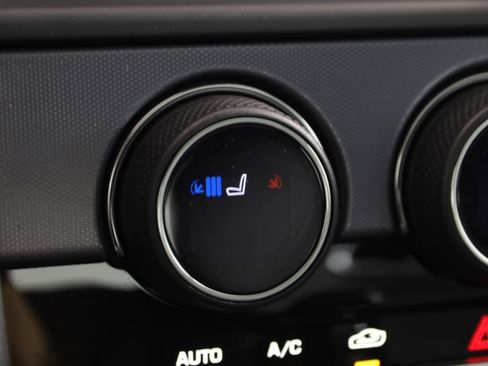 Used 2021 Jaguar F-TYPE Coupe RWD image 10