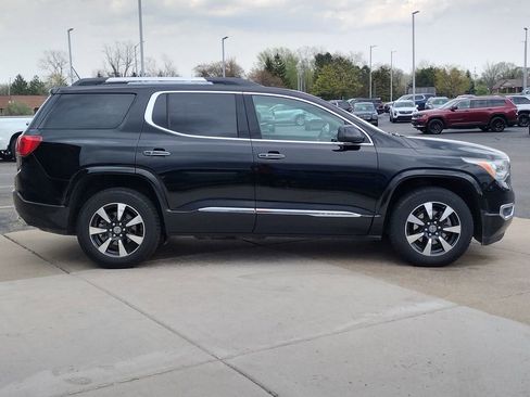 Used 2017 GMC Acadia Denali w/ Technology Package AWD/4WD image 4