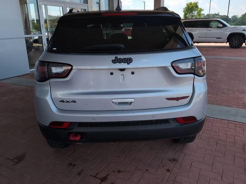 Used 2025 Jeep Compass Trailhawk w/ Trailhawk Elite Group image 5