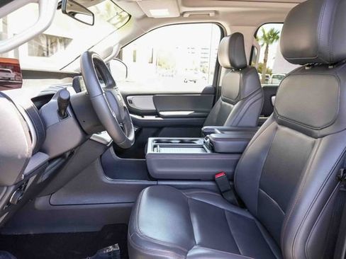 Certified 2025 Ford Expedition Active AWD/4WD image 19