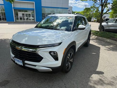 Used 2026 Chevrolet TrailBlazer LT w/ LT Cold Weather Package FWD image 9