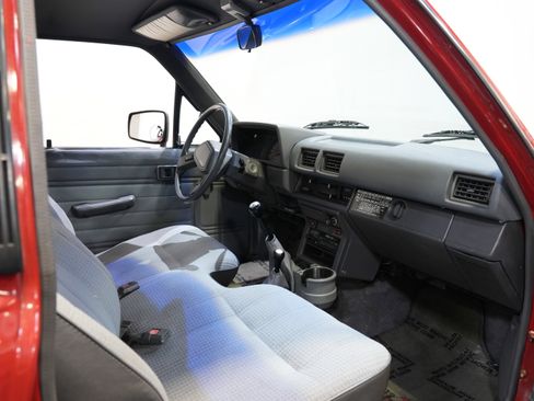 Used 1988 Toyota Pickup Deluxe image 29