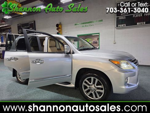 Used 2013 Lexus LX 570 4WD w/ Luxury Pkg w/Pre-crash image 1