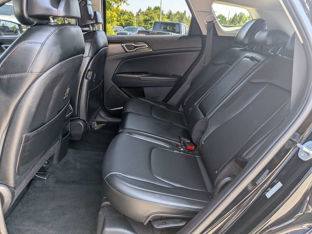 Used 2024 Kia Sportage EX FWD image 13