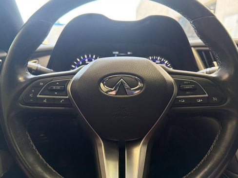 Used 2019 INFINITI Q60 3.0t Luxe w/ Essential Package RWD image 22
