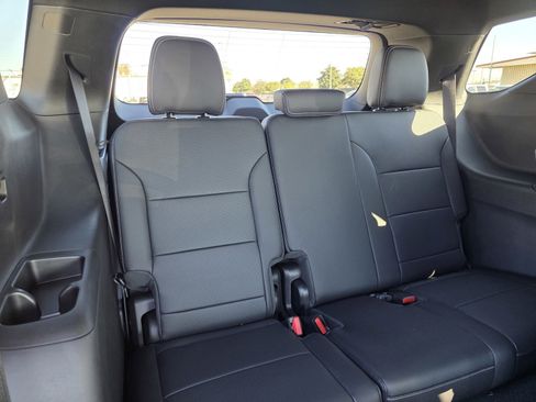 New 2025 Chevrolet Traverse LT w/ Driver Confidence Package image 15
