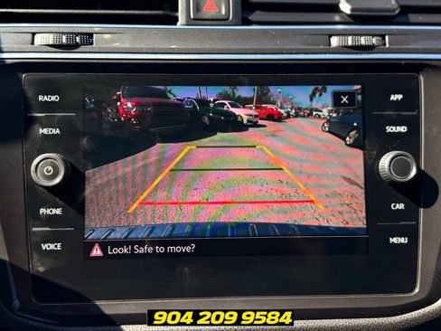 Used 2021 Volkswagen Tiguan SE FWD image 25