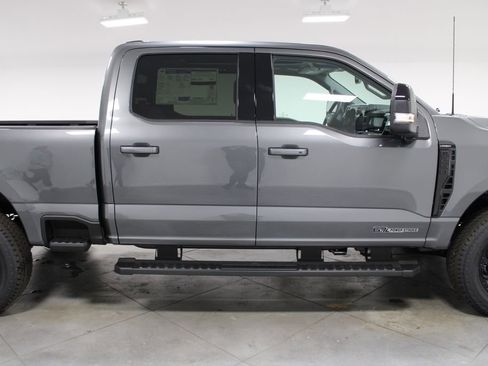 New 2026 Ford F250 Lariat w/ Black Appearance Package image 10