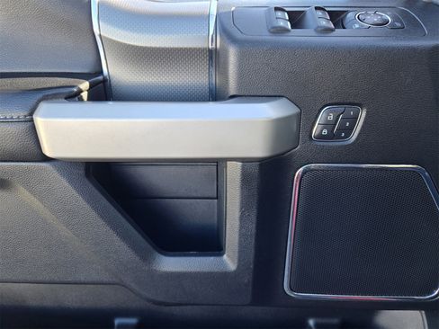 Used 2015 Ford F150 Lariat image 21