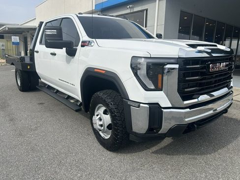 Used 2025 GMC Sierra 3500 Pro w/ Convenience Package AWD/4WD image 9