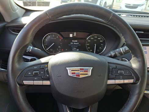 Used 2020 Cadillac XT4 Premium Luxury w/ Cold Weather Package image 16