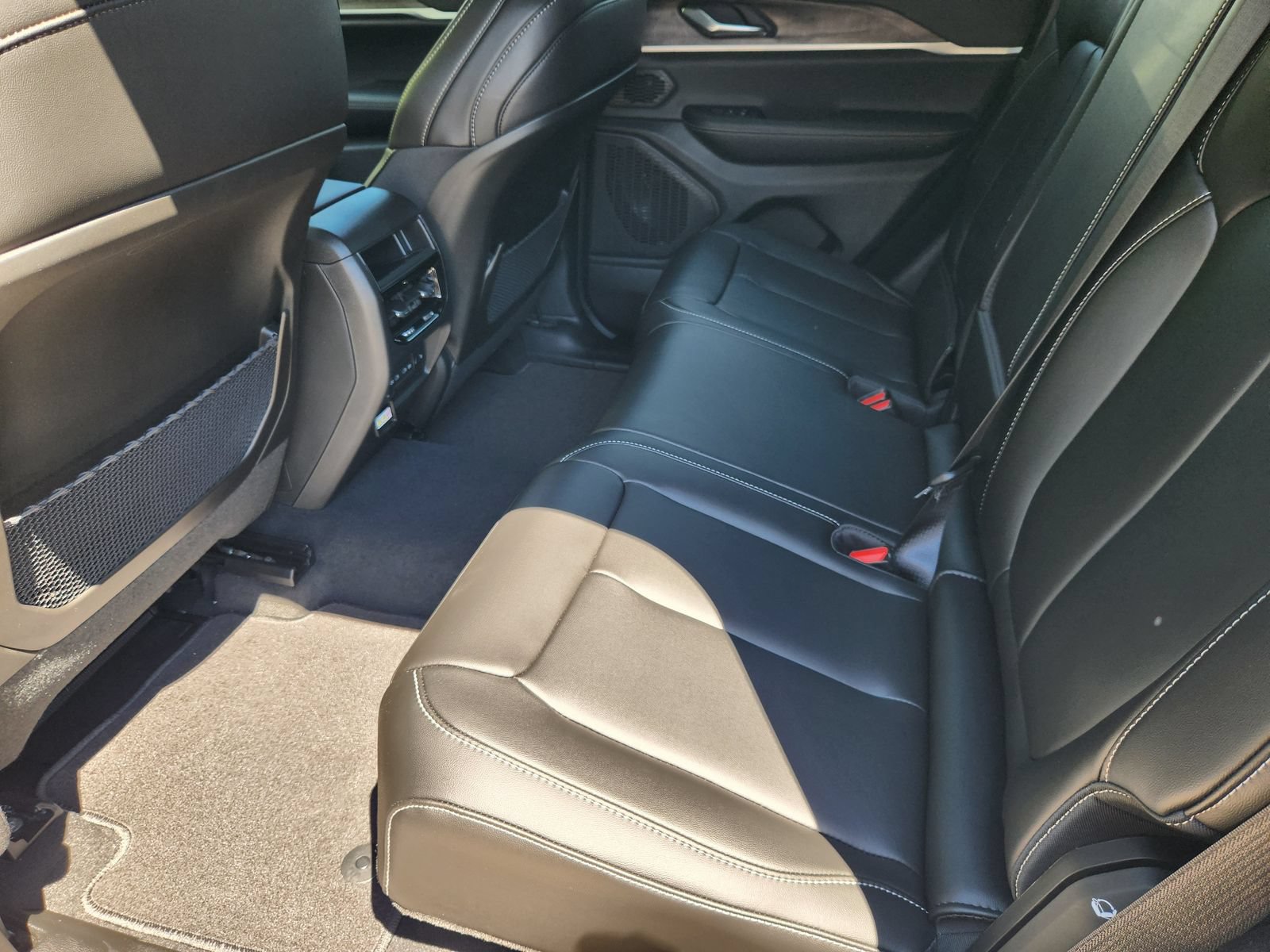 New 2026 Jeep Grand Cherokee Limited AWD/4WD image 41